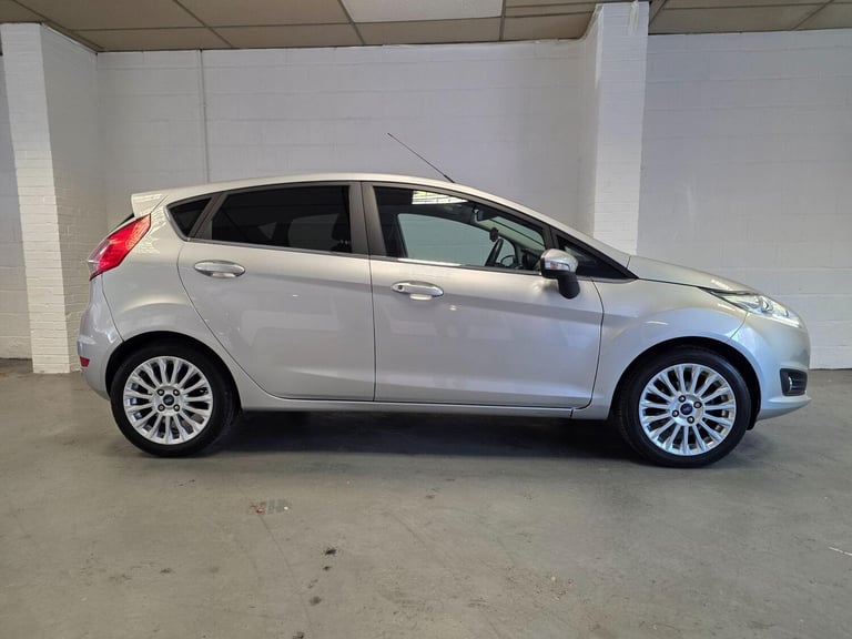  Ford Fiesta 1.6 Titanium Powershift Euro 5 5dr Petrol Automatic