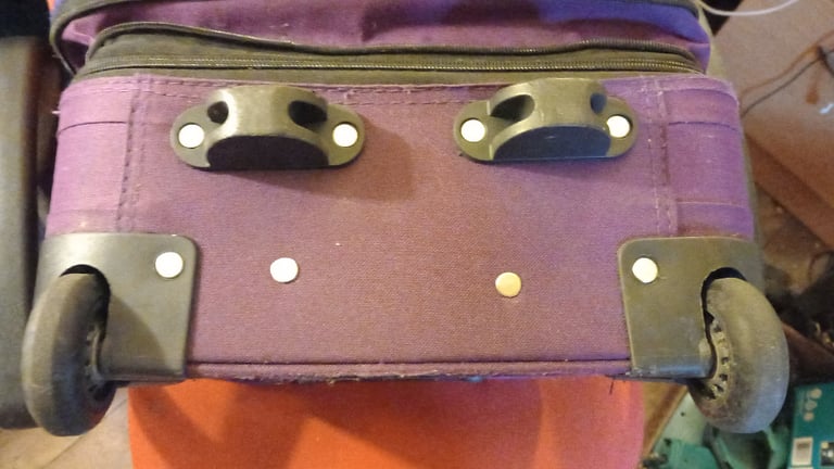 sutcase small