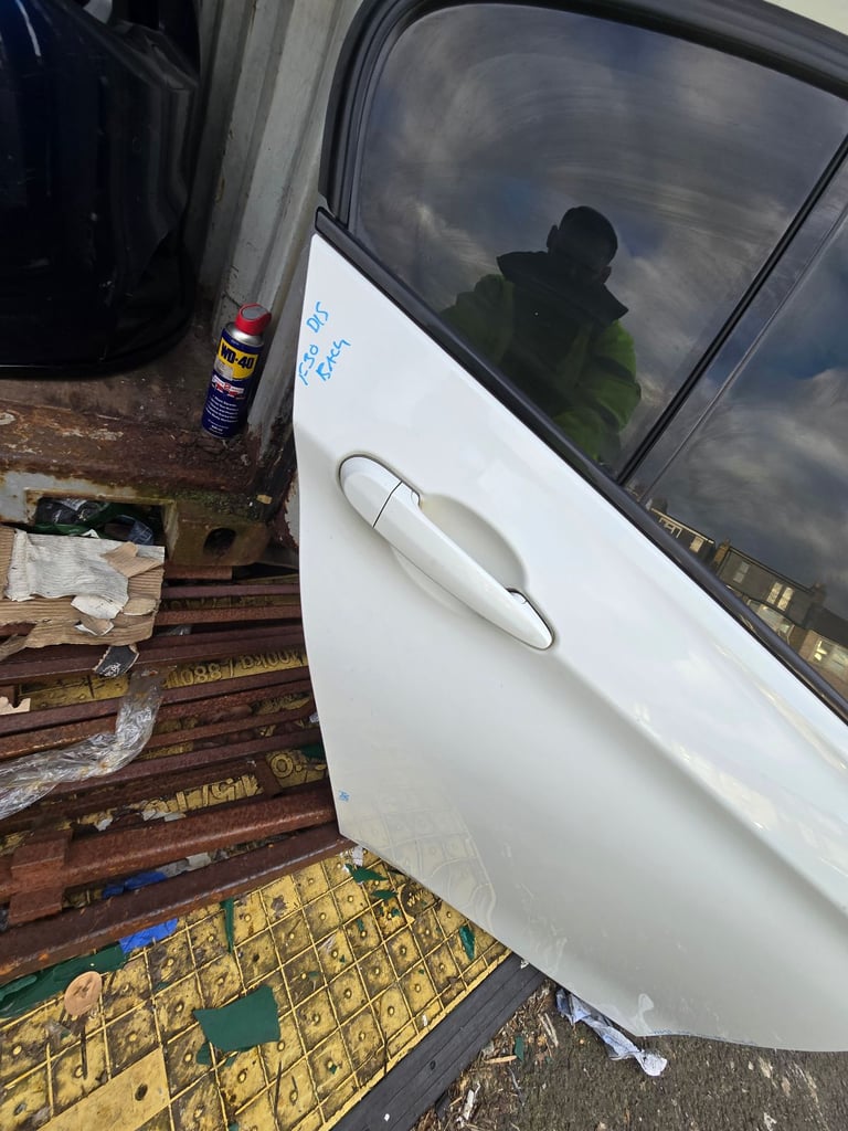 BMW 3 SERIES F30 LCI SINGLE BACK rear Driver Side DOOR  WHITE Breaking Parts 