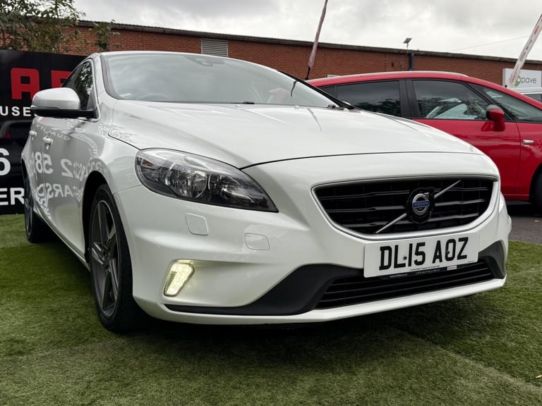 2015 Volvo V40 2.0 T2 R-Design Hatchback 5dr Petrol Manual Euro 6 (s/s) (122 ps) HATCHBACK Petrol...