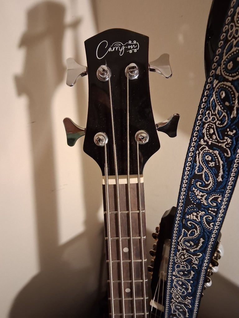 Mini travel bass guitar 