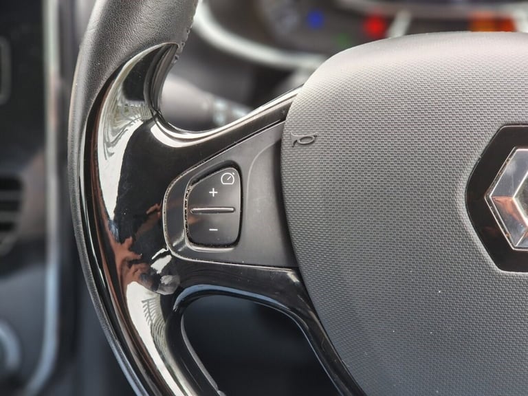 2014 Renault Clio 1.5 DYNAMIQUE S MEDIANAV ENERGY DCI S/S 5d 90 BHP Hatchback Diesel Manual