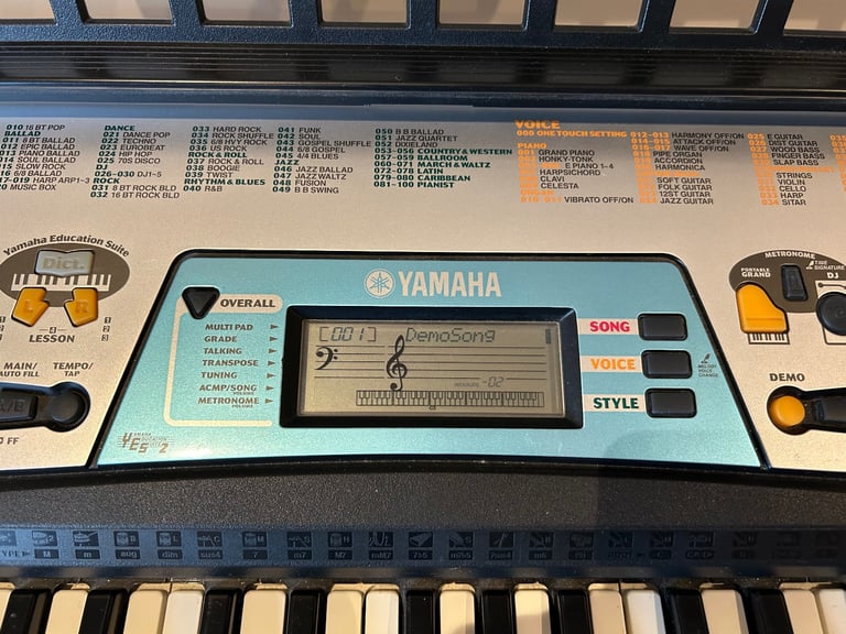 Yamaha PSR-170 keyboard and stand