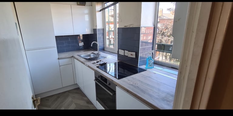 2 bed apartment in St James Park Salford furnished