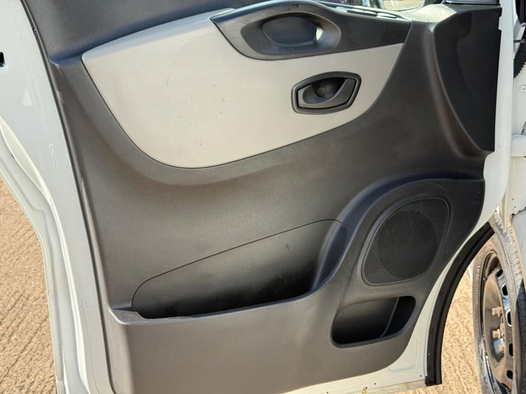 2019 Renault Trafic 1.6 dCi 27 Business+ SWB Standard Roof Euro 6 5dr Diesel