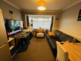 1 Bed Maisonette Flat to rent in Harrow Weald - Weald Lane