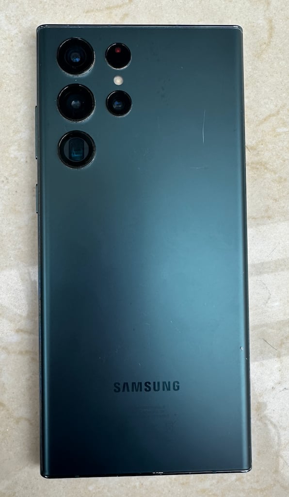 Nearly New Samsung Galaxy S22 Ultra SM-S908B/DS - 512GB - Green (Unlocked)