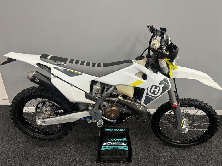 Husqvarna TE300 TPI 2022 300 EXC  - DIRT Wheelz UK 01633 497007