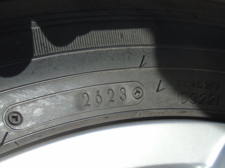 4 X DEVONPORT VOLKSWAGEN TRANSPORTER WHEELS & TYRES 215/235 60 17inch ALL TYRES VIRTUALLY NEW.