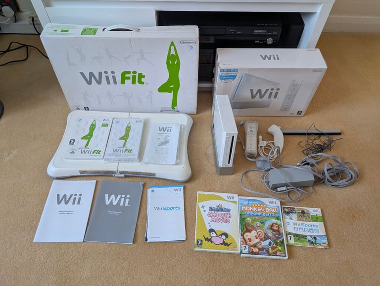 Nintendo Wii Games Console with Games Plus Balance Board White 