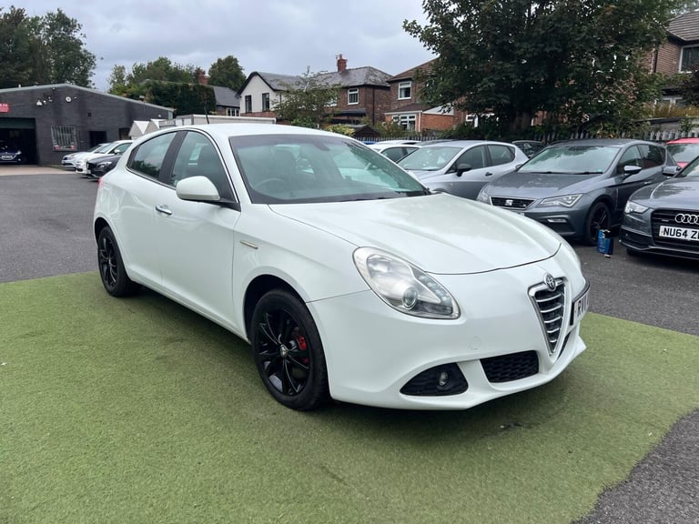 2011 Alfa Romeo Giulietta 1.4 TB MultiAir Lusso Euro 5 (s/s) 5dr HATCHBACK Petrol Manual