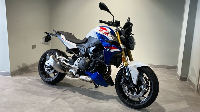 image for 2025 BMW F900 F900 R (20MY) ROADSTER PETROL Manual