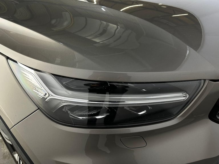  Volvo XC40 1.5h T4 Recharge 10.7kWh R-Design Auto Euro 6 (s/s) 5dr Petrol/Electric Hybrid Automatic