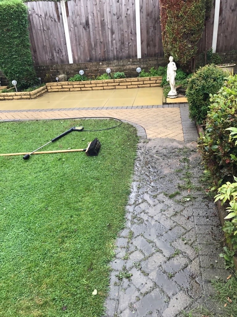 Driveway Cleaning Middleton; Jet Washing, Patio Cleaning Middleton / *PERFORMANCE JETTING*