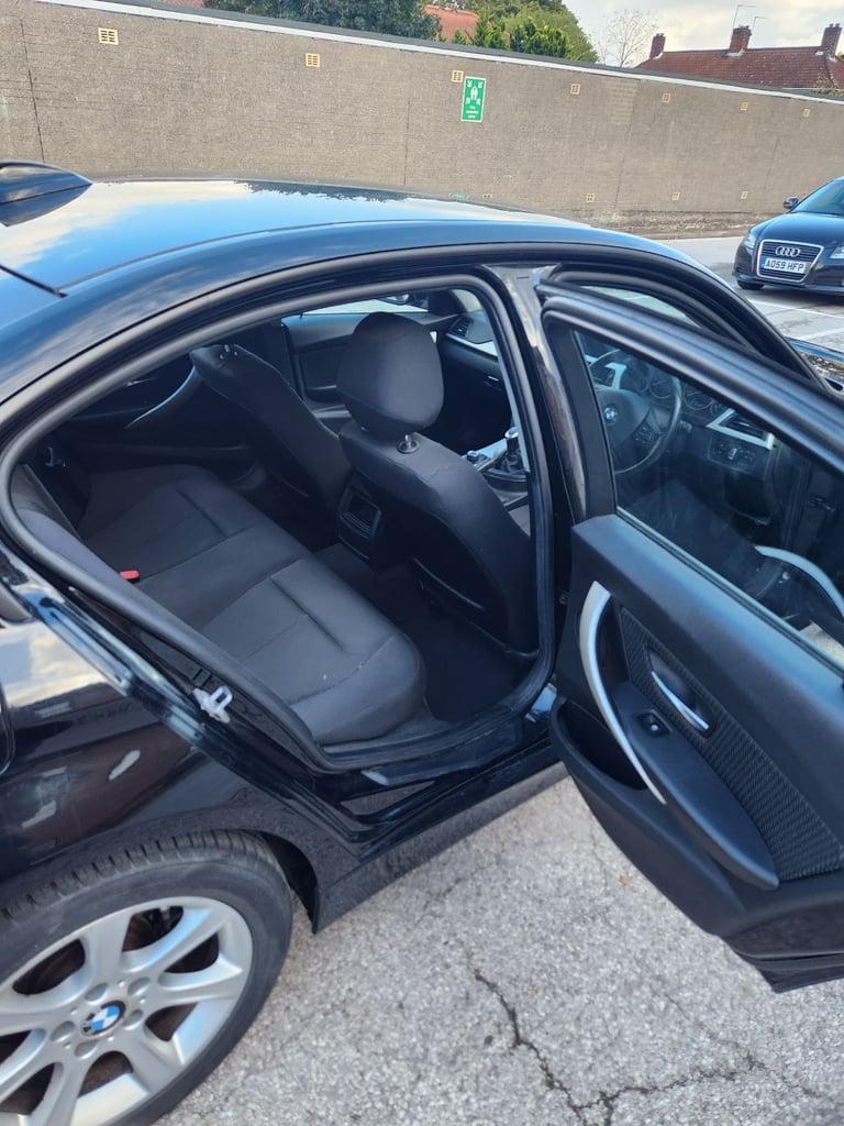 BMW, 3 SERIES, Saloon, 2014, Manual, 1598 (cc), 4 doors