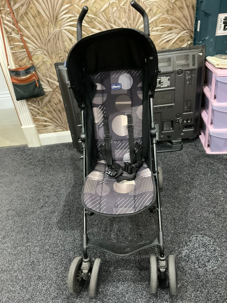 Used: Chicco London Matrix Up Stroller Footmuff Black v.good cond £30 | in  Leicester, Leicestershire | Gumtree