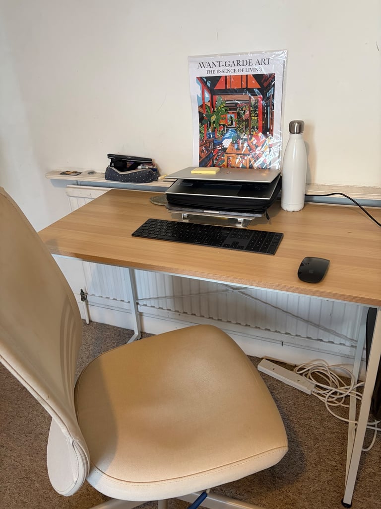Desk and office chair 
