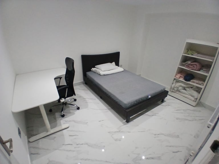 Ground Floor Spacious Double Room With ALL BILLS INCLUDED In Wallington