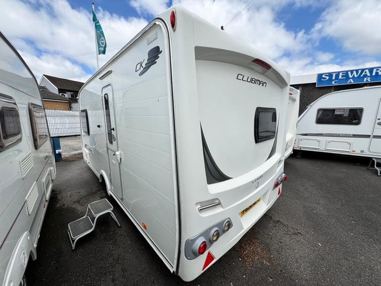 LUNAR CLUBMAN CK 2011 MODEL 2 BERTH REAR WASHROOM TOURING CARAVAN