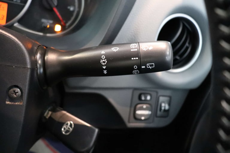 2016 Toyota Yaris 1.3 Yaris Icon VVT-I 5dr Hatchback Petrol Manual