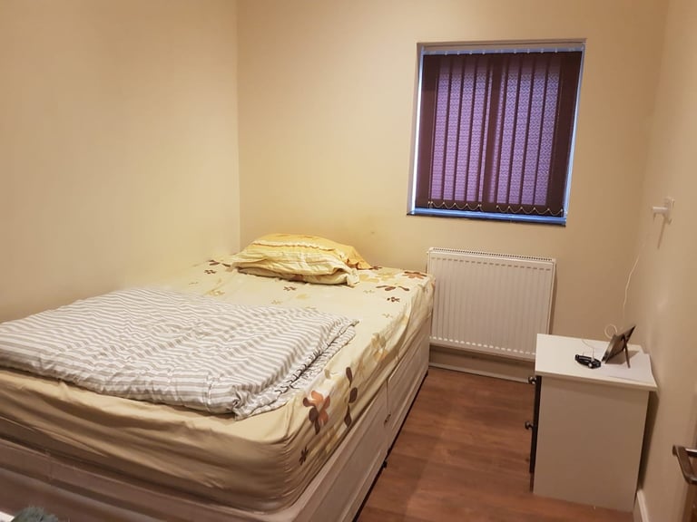 Ensuite Bedroom Available All Bills Included-Whalley Range