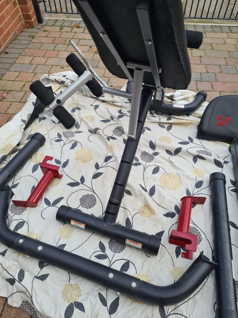 Adjustable weight bench and barbell rack 