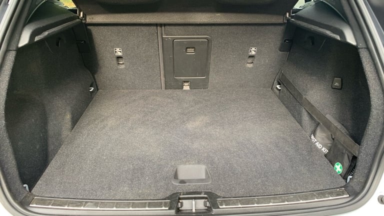 2020 Volvo XC40 R-Design, T3 automatic Estate Petrol Automatic