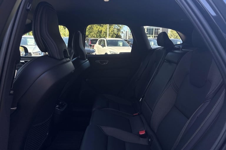 2022 Volvo XC60 2.0 B5 MHEV Plus SUV 5dr Petrol Hybrid Auto AWD Euro 6 (s/s) (250 ps) ESTATE Petr...