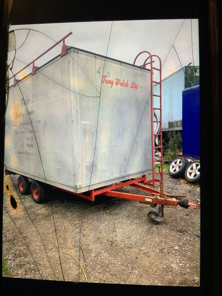 Box trailer 