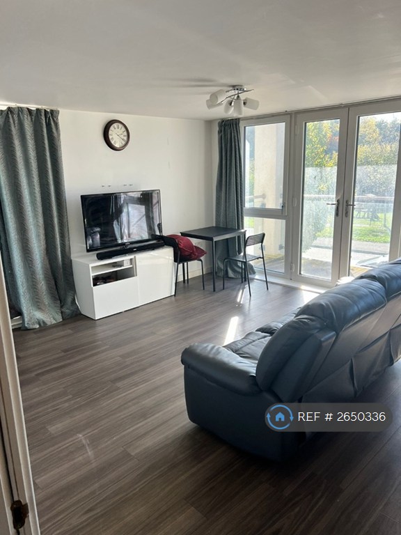 image for 2 bedroom flat in Haskell House, Oakgrove, Milton Keynes, MK10 (2 bed) (#2650336)
