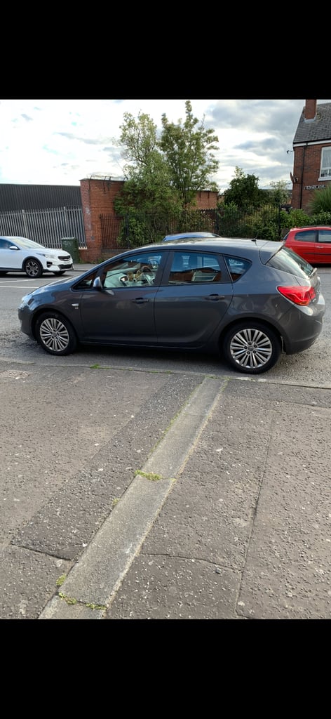 Vauxhall, ASTRA, Hatchback, 2011, Manual, 1686 (cc), 5 doors