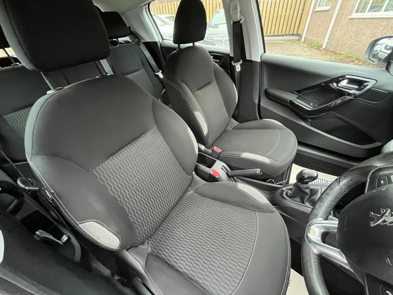 2016 Peugeot 208 1.2 PureTech 82 Active 5dr HATCHBACK Petrol Manual