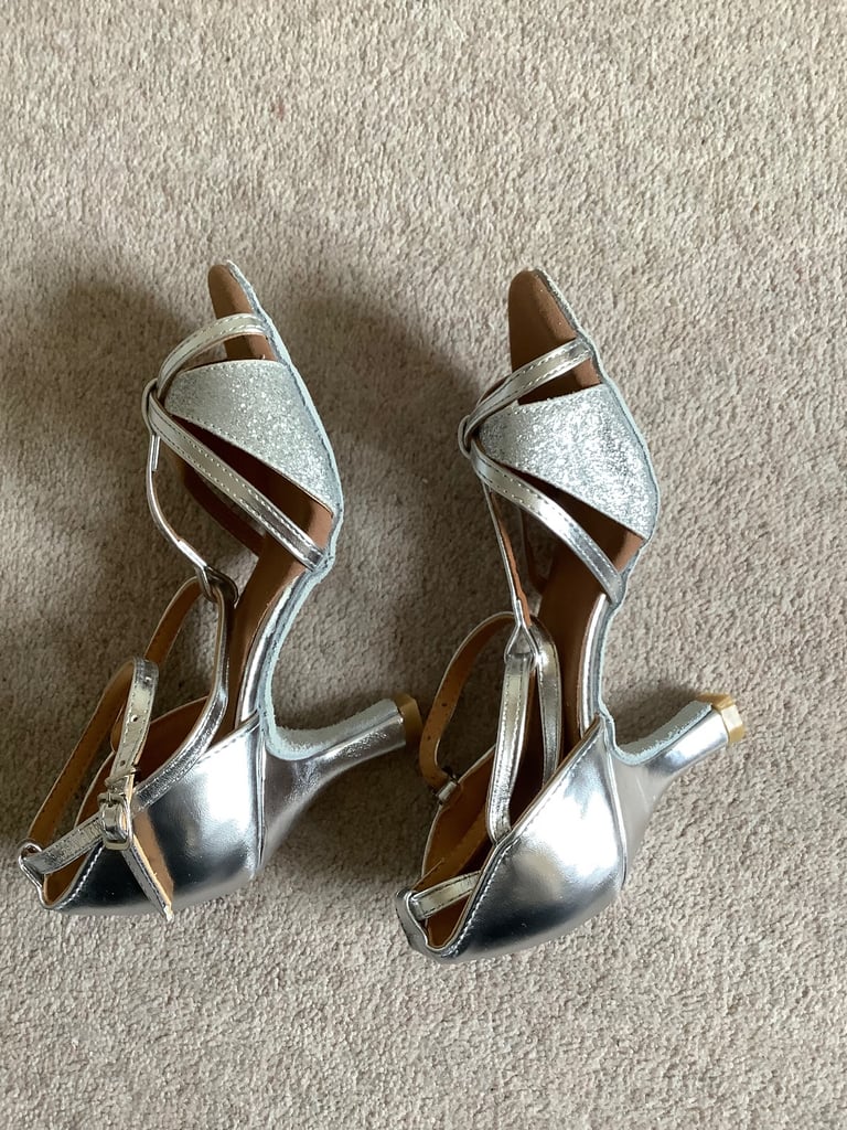 Silver Ladies Evening Shoes