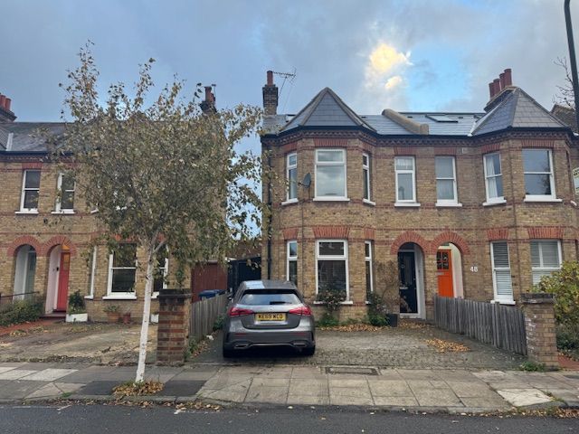 Parking Spcae Available on Private Driveway 