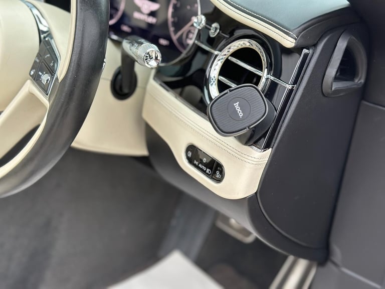 2020 (70) BENTLEY CONTINENTAL GTC 4.0 V8 2dr Auto