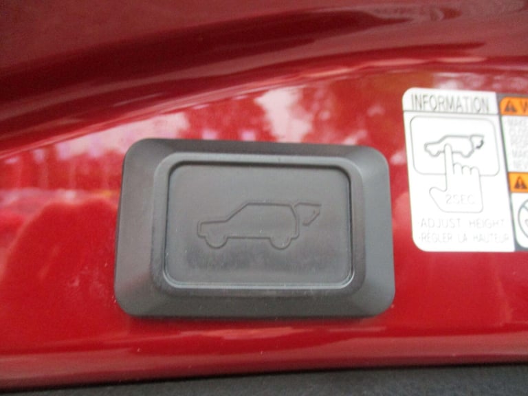  Toyota RAV4 2.5 VVT-h Design SUV 5dr Petrol Hybrid CVT Euro 6 (s/s) (197 ps) Petrol/Electric Hyb...