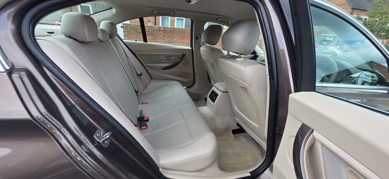 2012 BMW 3 Series 320i Modern 4dr SALOON Petrol Manual