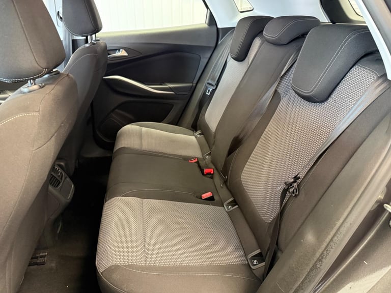 2018 Vauxhall Grandland X 1.2 Turbo SE Euro 6 (s/s) 5dr HATCHBACK Petrol Manual