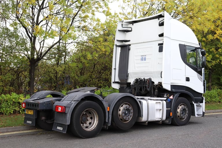 IVECO STRALIS 460 HI-WAY 6X2 MIDLIFT TRACTOR (2017)