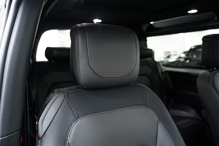 2024 Land Rover Defender 3.0 D250 X-Dynamic HSE 90 3dr Auto ESTATE DIESEL Automatic