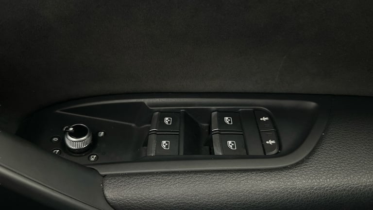 2021 Audi Q5 2.0 TDI 40 S line SUV 5dr Diesel S Tronic quattro Euro 6 (s/s) (204 ps) - L Suv Dies...