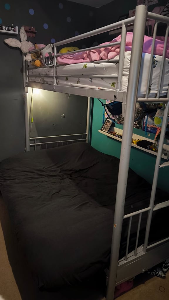 Triple bunk bed with double futon 