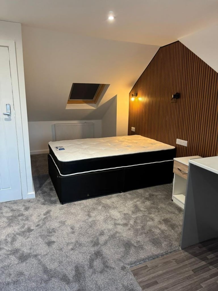 FULLY FURNISHED 6 BED TERRACED HOUSE