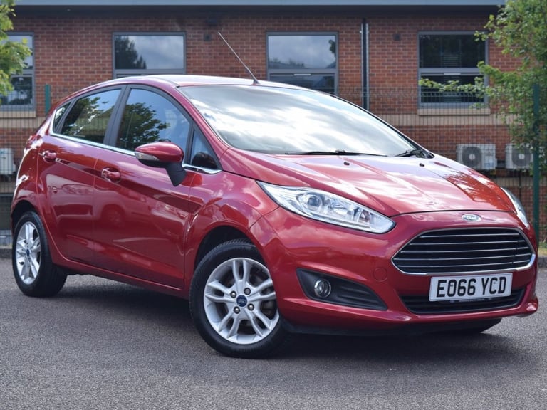 image for 2016 Ford Fiesta 1.6 Zetec Hatchback 5dr Petrol Powershift Euro 6 (105 ps) Hatchback Petrol Autom...