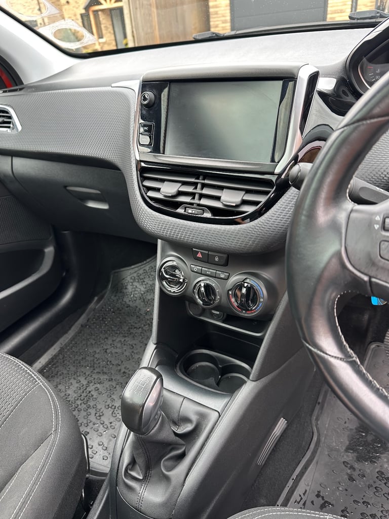 Peugeot, 208 2018, Manual, only 16k miles 