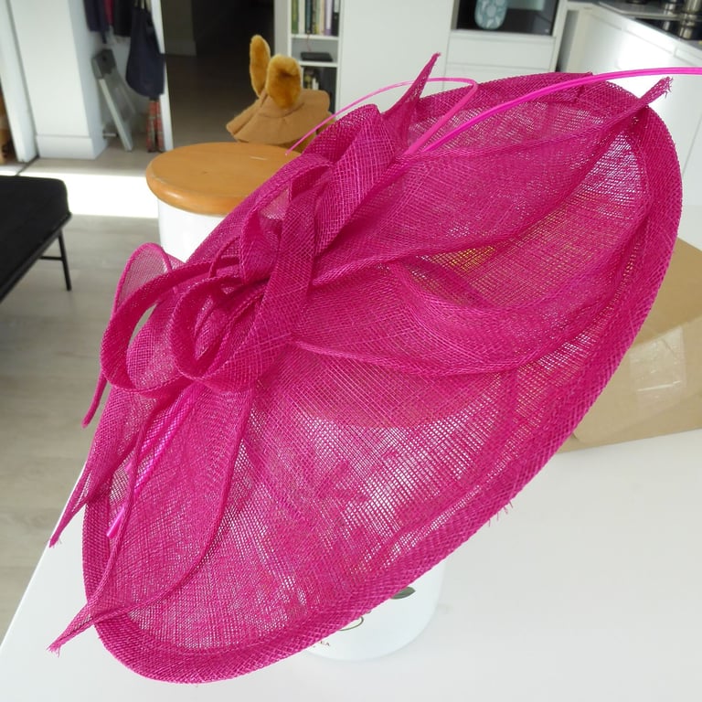Lovely sinamay fuchsia pink wedding hat/fascinater