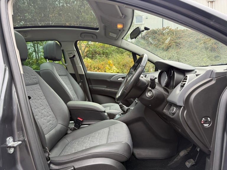 2012 Vauxhall Meriva 1.4T 16V SE 5dr MPV PETROL Manual