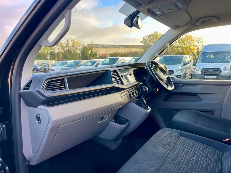 Volkswagen TRANSPORTER TDI 150 SHUTTLE SE LWB 9 SEAT MINIBUS DSG AUTO