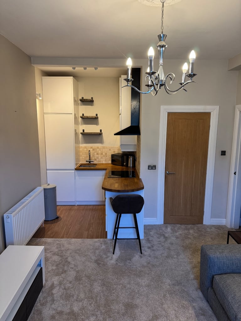 Stunning 1 bed 1 box room with en suite
