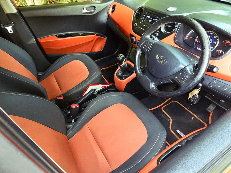 Nice Looking Car Choice of AIR-CONDITIONING REAR PARKING SENSORS 